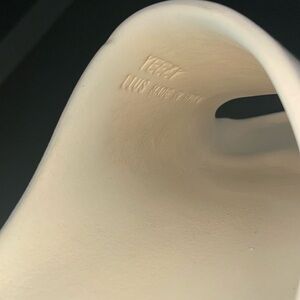 Yeezy slides Bones 9.5 offers OPEN